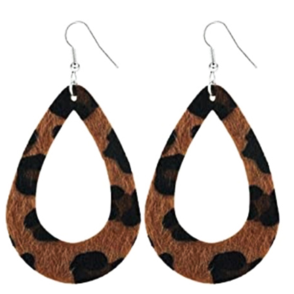 Handmade Vegan Leather Teardrop Dangle Set NWT